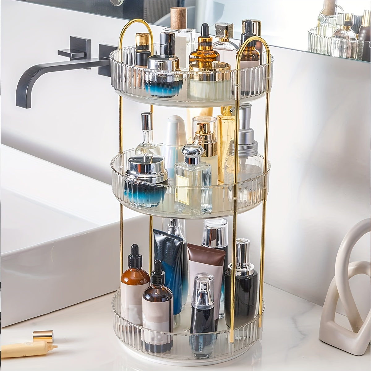 Makeup organizer high-capacity